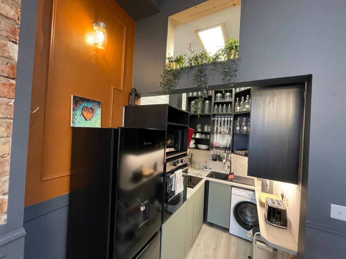 Adeamstays Provides Beautiful Centrally Located 1 And 2 Bed Apartments On Liverpools Boulevard Екстериор снимка