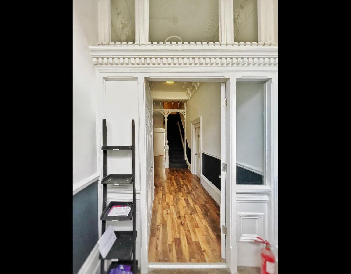 Adeamstays Provides Beautiful Centrally Located 1 And 2 Bed Apartments On Liverpools Boulevard Екстериор снимка