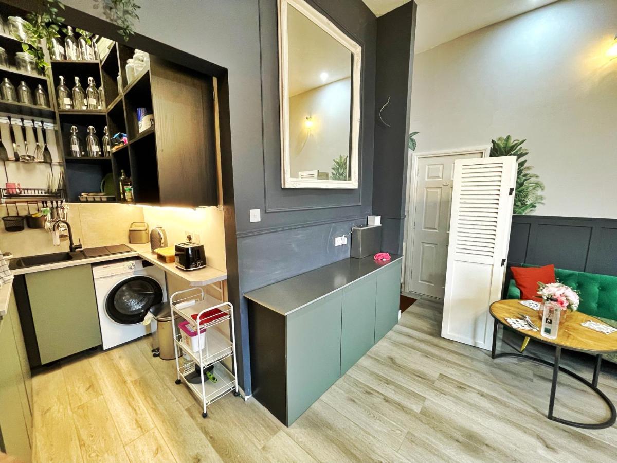 Adeamstays Provides Beautiful Centrally Located 1 And 2 Bed Apartments On Liverpools Boulevard Екстериор снимка