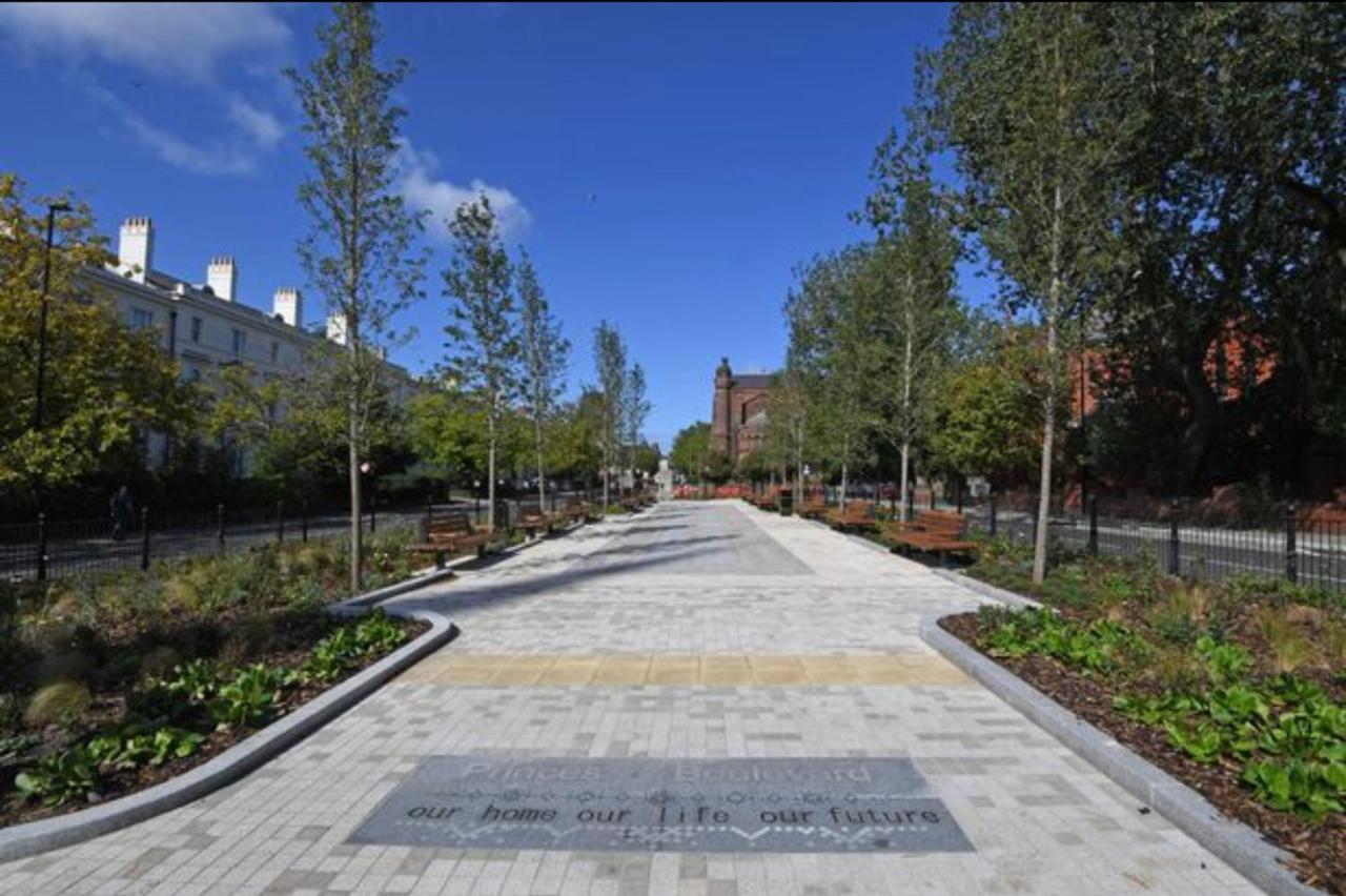 Adeamstays Provides Beautiful Centrally Located 1 And 2 Bed Apartments On Liverpools Boulevard Екстериор снимка