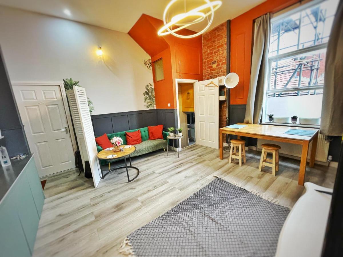Adeamstays Provides Beautiful Centrally Located 1 And 2 Bed Apartments On Liverpools Boulevard Екстериор снимка
