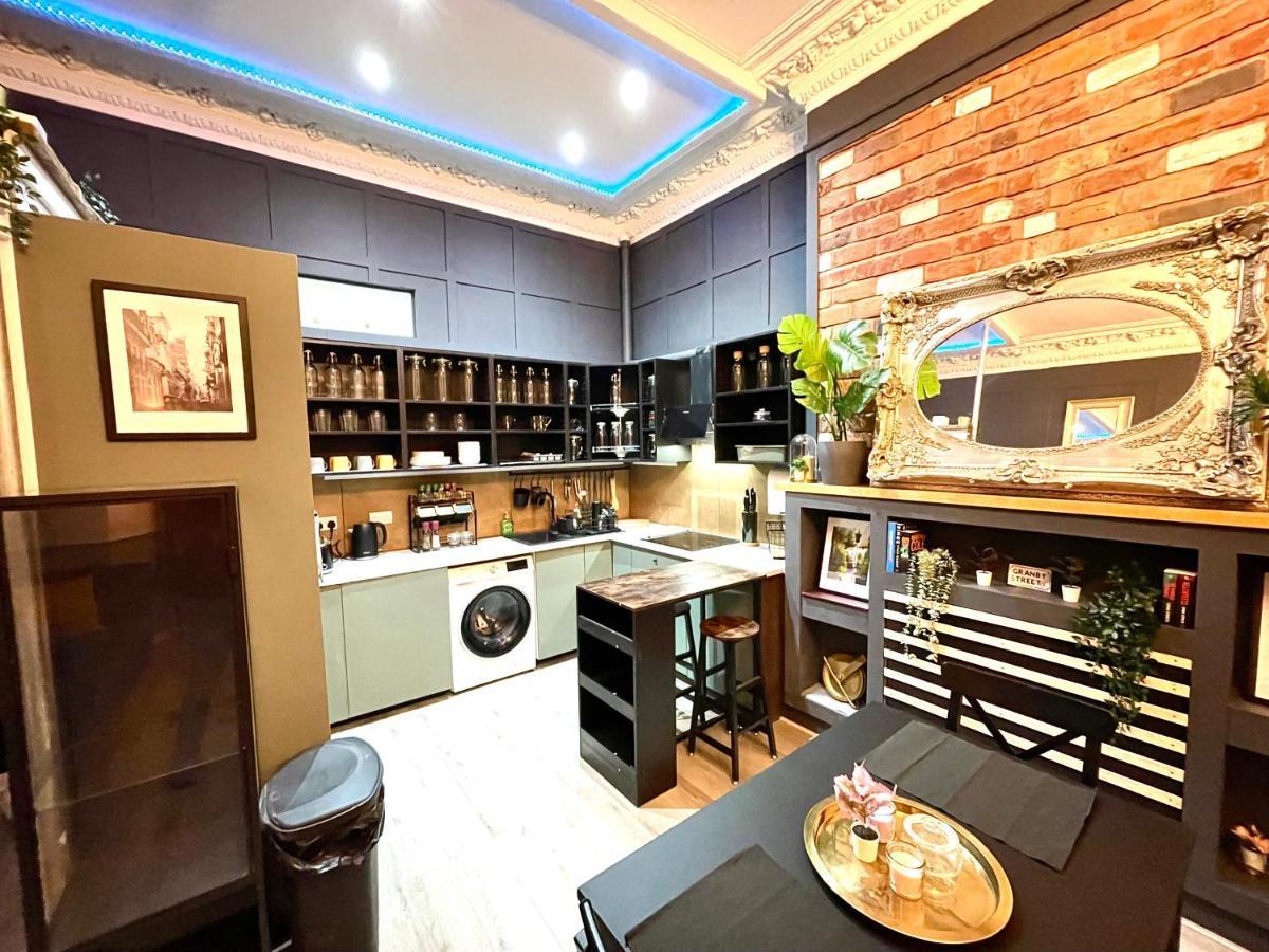 Adeamstays Provides Beautiful Centrally Located 1 And 2 Bed Apartments On Liverpools Boulevard Екстериор снимка