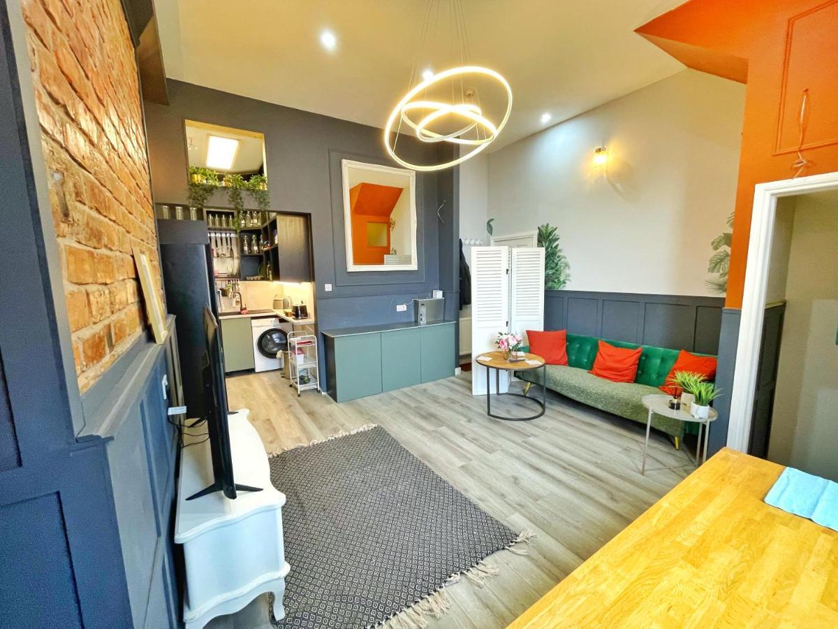 Adeamstays Provides Beautiful Centrally Located 1 And 2 Bed Apartments On Liverpools Boulevard Екстериор снимка