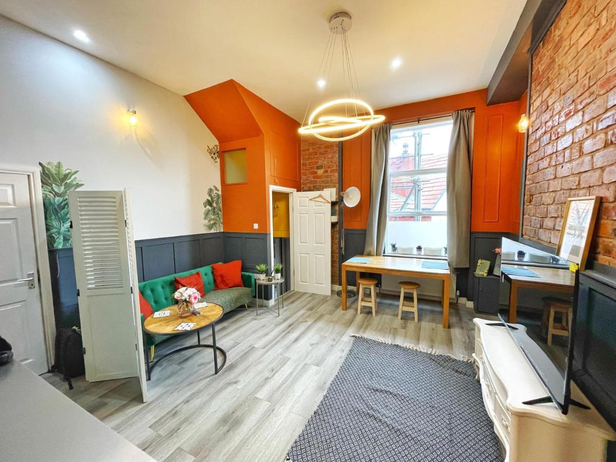 Adeamstays Provides Beautiful Centrally Located 1 And 2 Bed Apartments On Liverpools Boulevard Екстериор снимка