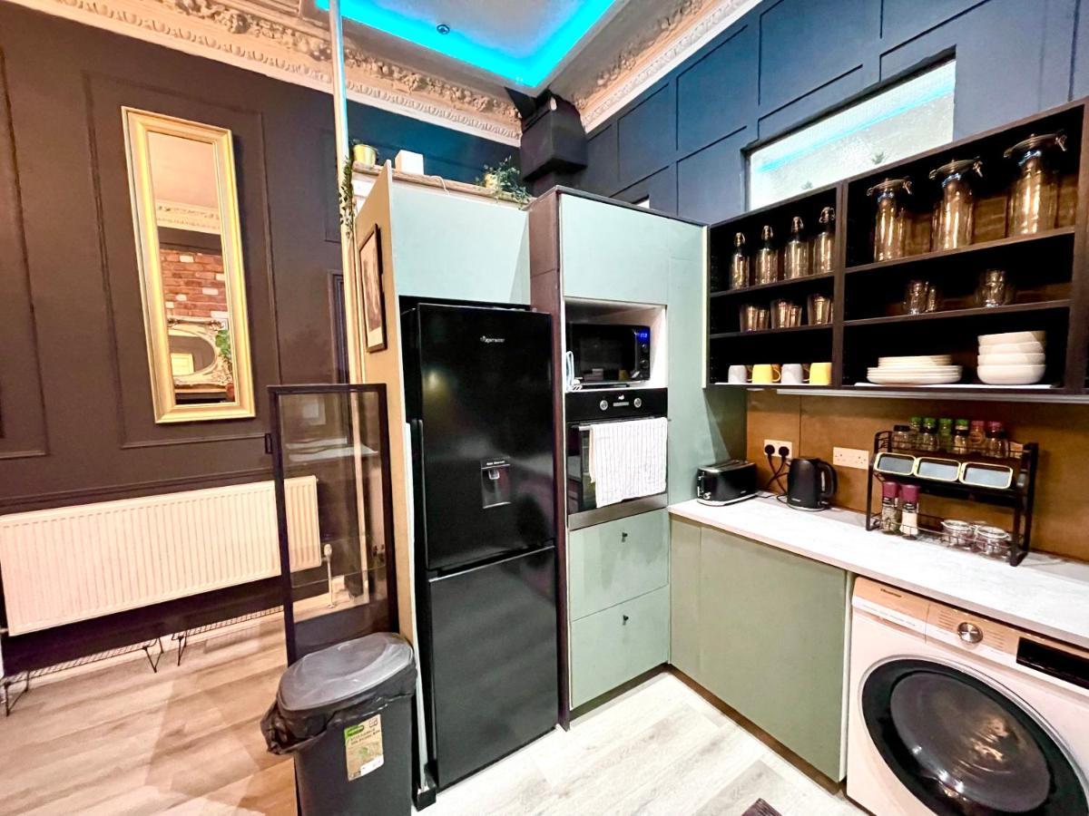 Adeamstays Provides Beautiful Centrally Located 1 And 2 Bed Apartments On Liverpools Boulevard Екстериор снимка