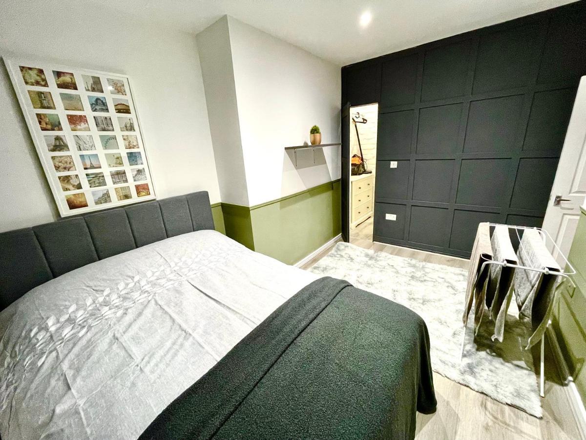 Adeamstays Provides Beautiful Centrally Located 1 And 2 Bed Apartments On Liverpools Boulevard Екстериор снимка