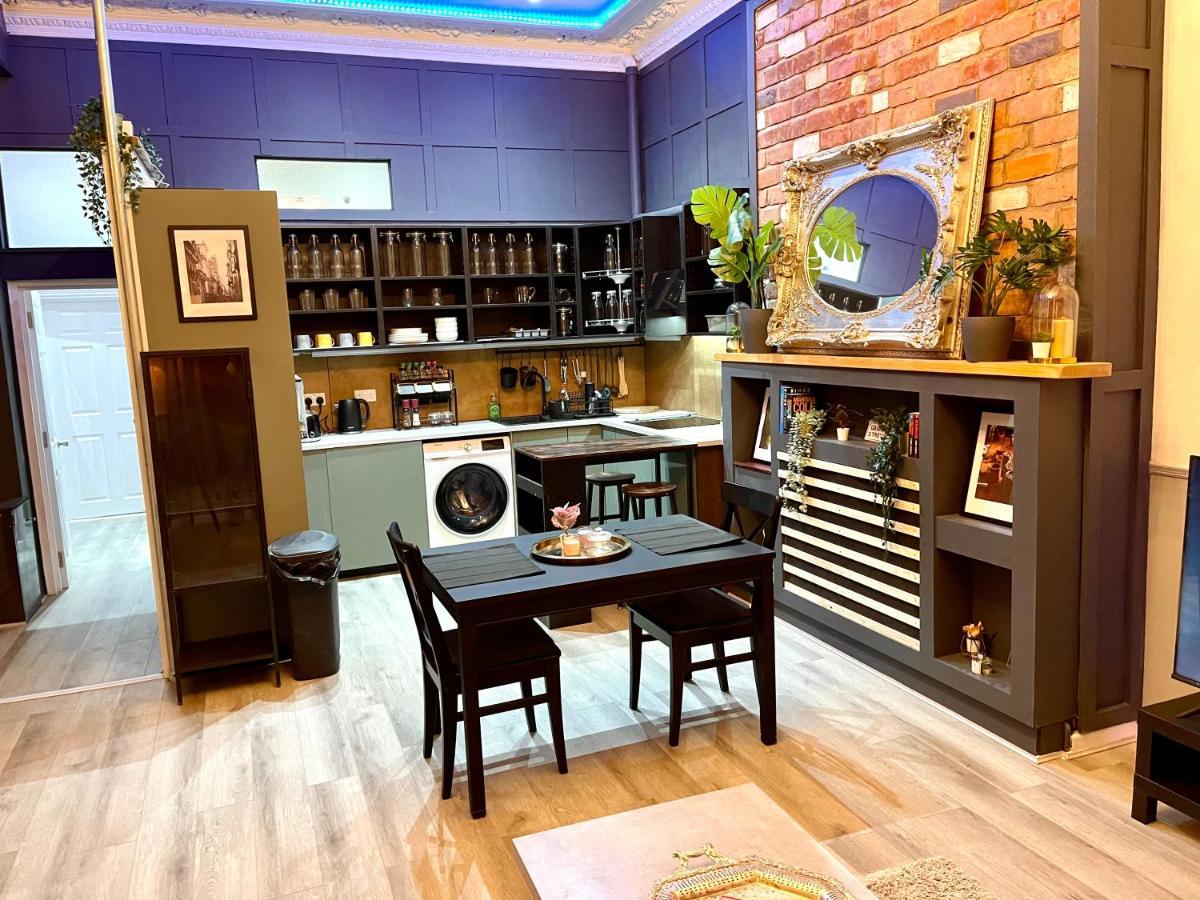 Adeamstays Provides Beautiful Centrally Located 1 And 2 Bed Apartments On Liverpools Boulevard Екстериор снимка