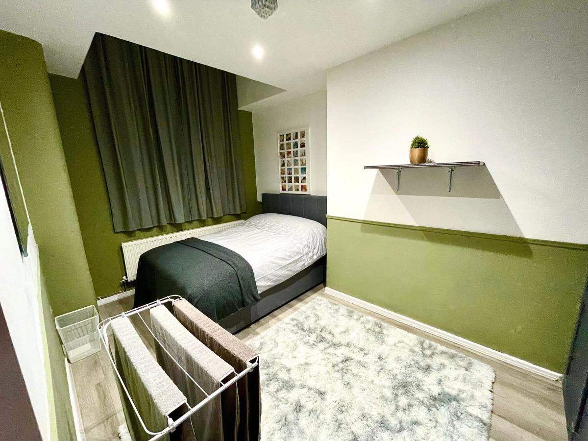 Adeamstays Provides Beautiful Centrally Located 1 And 2 Bed Apartments On Liverpools Boulevard Екстериор снимка