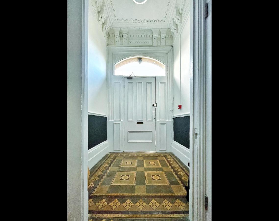 Adeamstays Provides Beautiful Centrally Located 1 And 2 Bed Apartments On Liverpools Boulevard Екстериор снимка