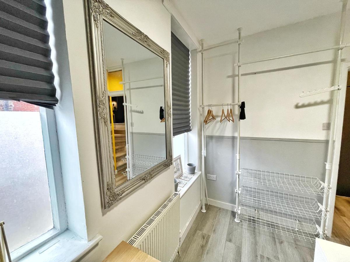 Adeamstays Provides Beautiful Centrally Located 1 And 2 Bed Apartments On Liverpools Boulevard Екстериор снимка