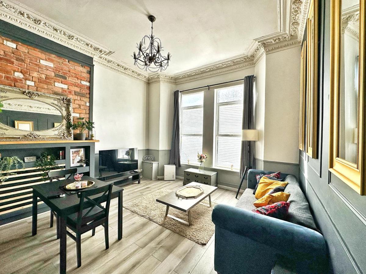 Adeamstays Provides Beautiful Centrally Located 1 And 2 Bed Apartments On Liverpools Boulevard Екстериор снимка