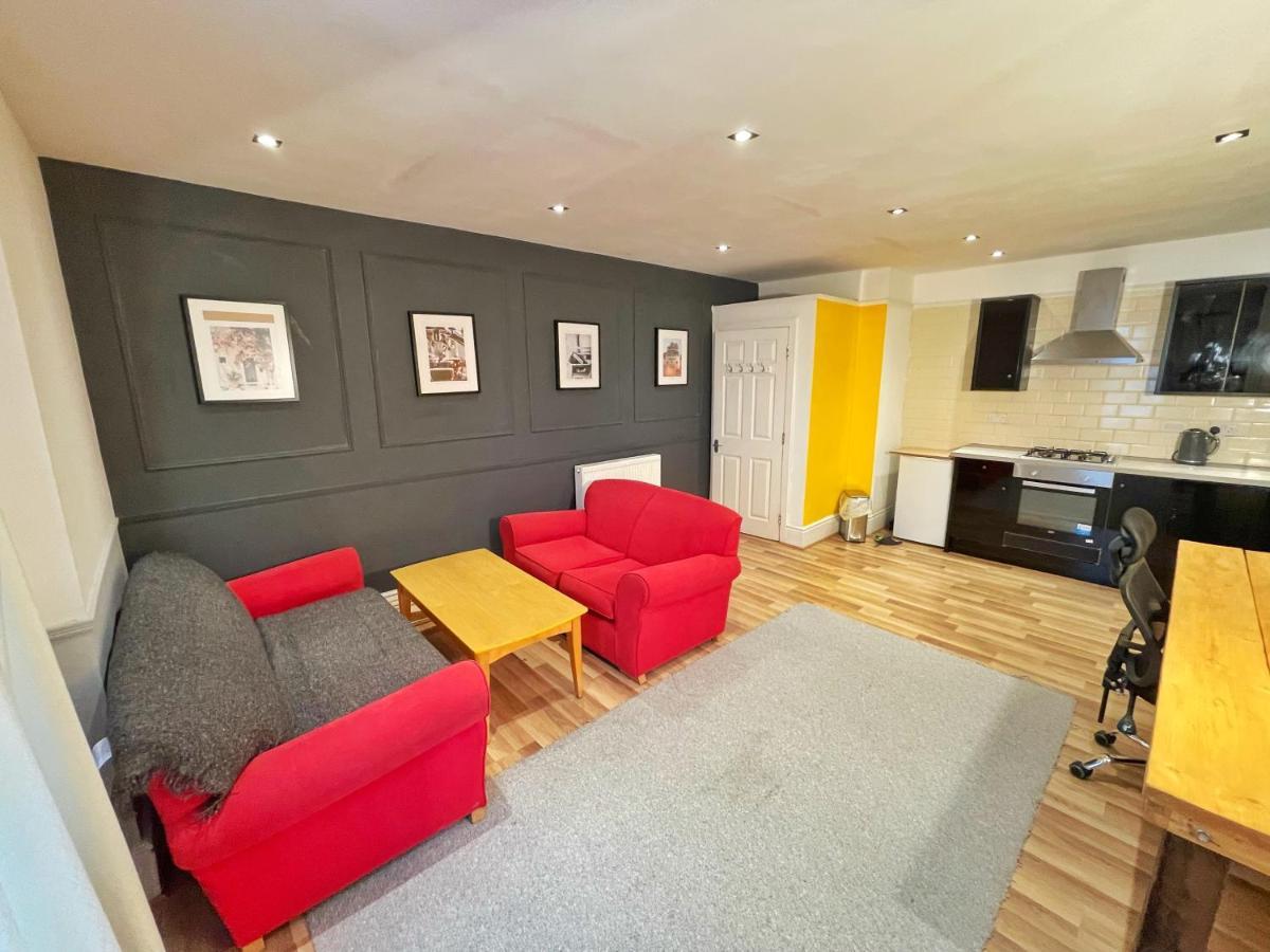Adeamstays Provides Beautiful Centrally Located 1 And 2 Bed Apartments On Liverpools Boulevard Екстериор снимка
