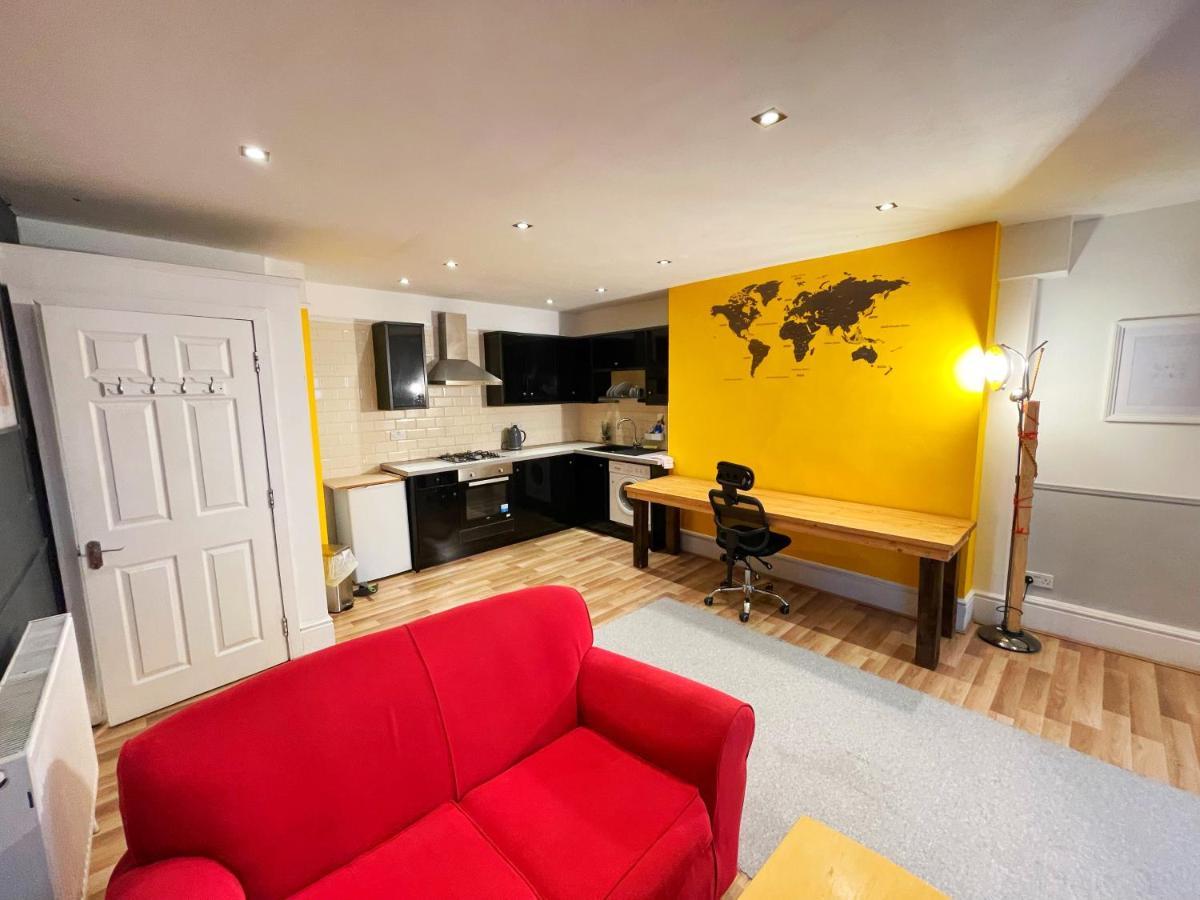 Adeamstays Provides Beautiful Centrally Located 1 And 2 Bed Apartments On Liverpools Boulevard Екстериор снимка