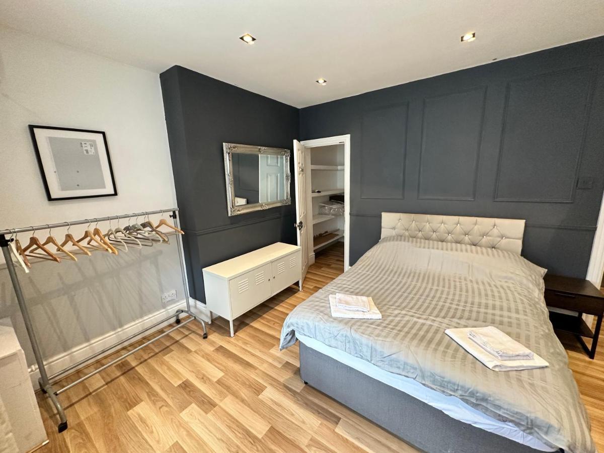 Adeamstays Provides Beautiful Centrally Located 1 And 2 Bed Apartments On Liverpools Boulevard Екстериор снимка