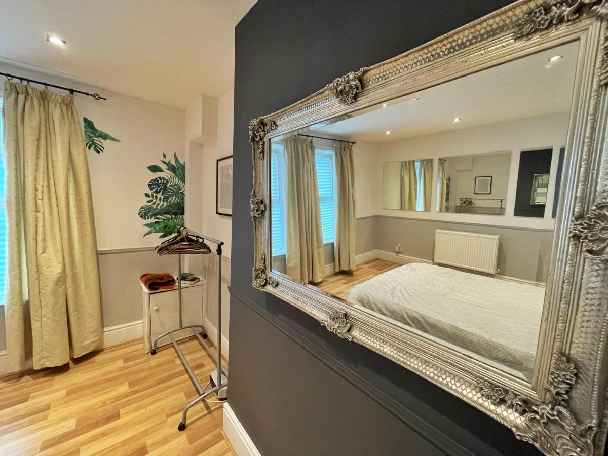 Adeamstays Provides Beautiful Centrally Located 1 And 2 Bed Apartments On Liverpools Boulevard Екстериор снимка
